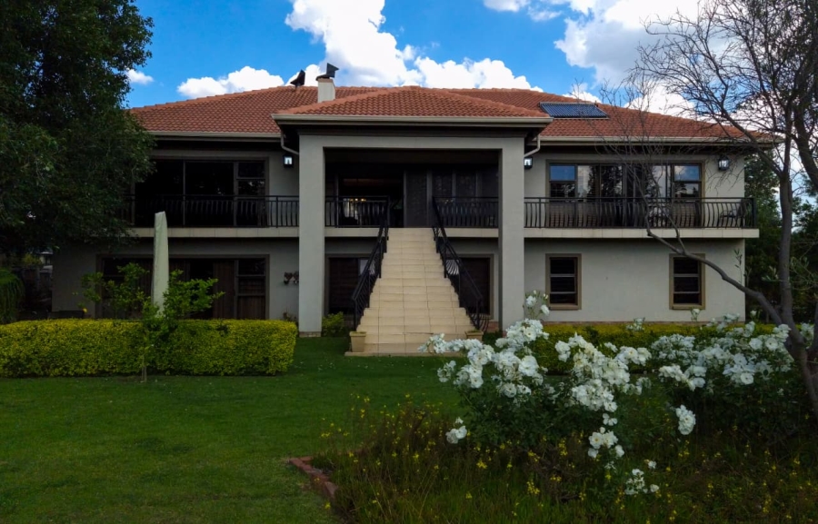 3 Bedroom Property for Sale in Van Der Hoff Park North West
